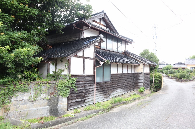 石川県羽咋郡宝達志水町の一戸建て | 370万円 | 9DK | Akiyama house finder