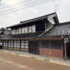 空き家バンク【売買】180万円 石川県七尾市飯川町　大正９年築　インナー車庫付き11ＤＫ２階建古民家　井戸・土間・縁側・続き間・囲炉裏２箇所有