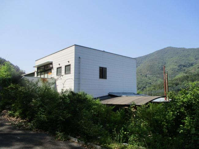  香川県仲多度郡まんのう町川東1473-10